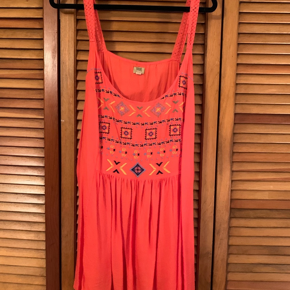 Flowy Tank